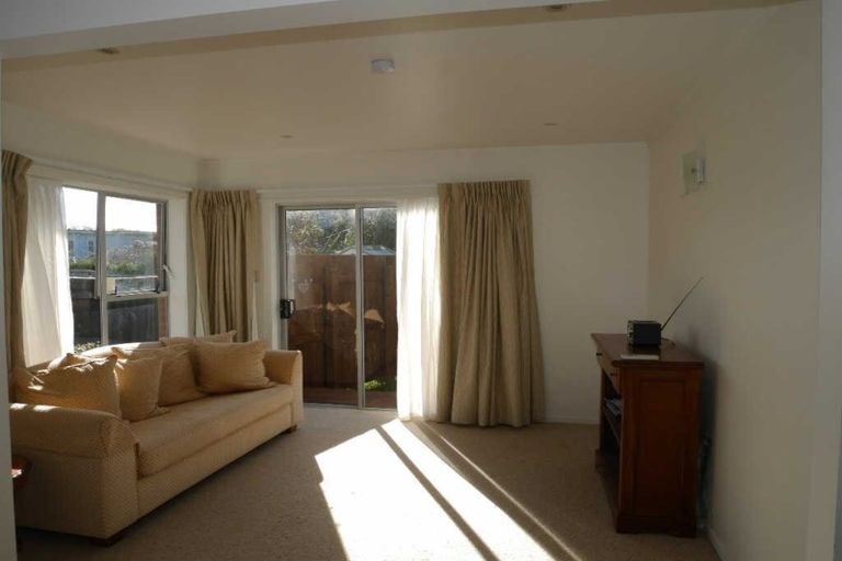 Photo of property in 12 Kowhai Grove, Raumati Beach, Paraparaumu, 5032