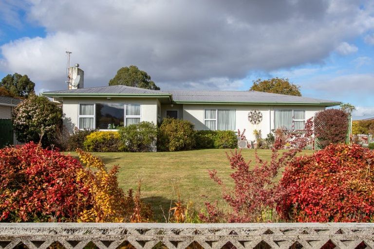 Photo of property in 76 Guy Street, Dannevirke, 4930