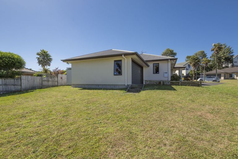 Photo of property in 76 Osprey Drive, Welcome Bay, Tauranga, 3112