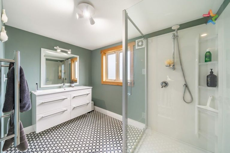 Photo of property in 18 Riddiford Street, Woburn, Lower Hutt, 5011