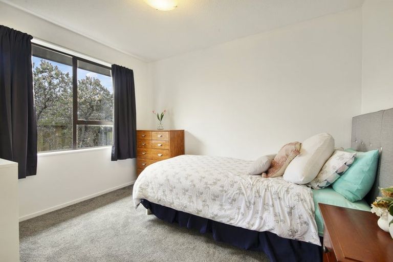 Photo of property in 2/21 Dunedin Street, Redwood, Christchurch, 8051