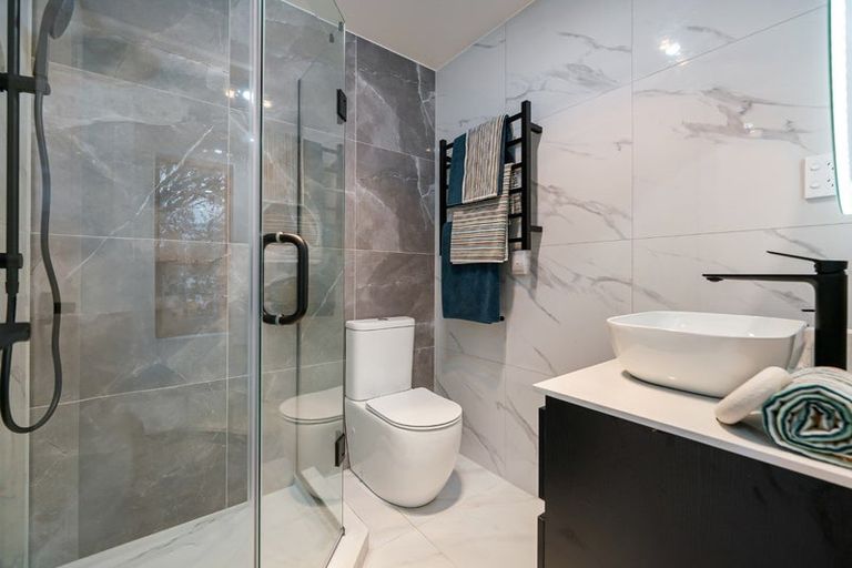 Photo of property in 21f Laura Street, Kelston, Auckland, 0602