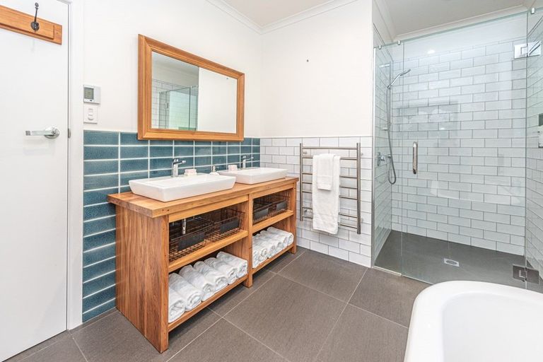 Photo of property in 14 Oakland Avenue, Saint Johns Hill, Whanganui, 4500