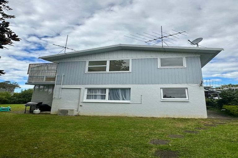 Photo of property in 6/133 Shakespeare Road, Milford, Auckland, 0620