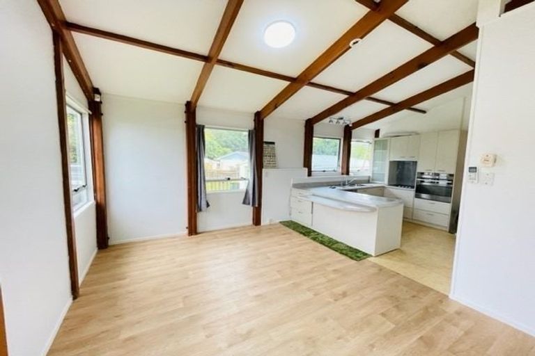 Photo of property in 23 Chrisarda Place, Red Hill, Papakura, 2110