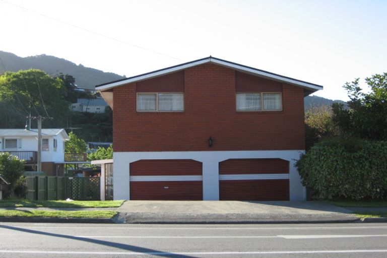 Photo of property in 27 Wairau Road, Picton, 7220