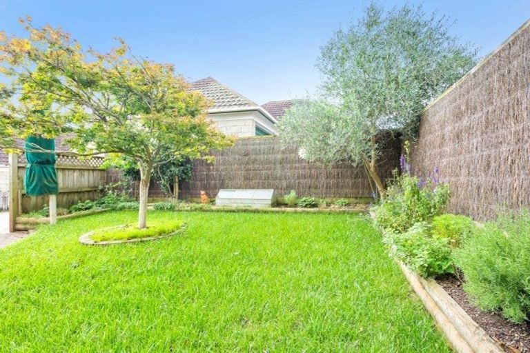 Photo of property in 4/2 Tampin Road, Hillpark, Auckland, 2102