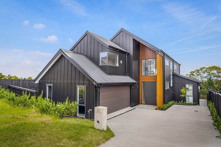 Photo of property in 40 Paparahi Place, Wainui, 0992