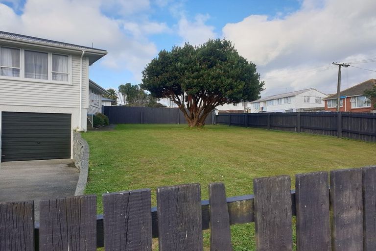 Photo of property in 9 Falcon Street, Cannons Creek, Porirua, 5024