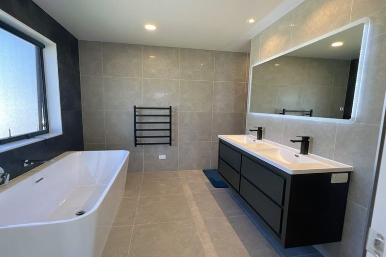 Photo of property in 58 Mettam Drive, Swanson, Auckland, 0614