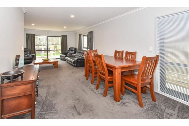 Photo of property in 10 Taiaapure Street, Weymouth, Auckland, 2103