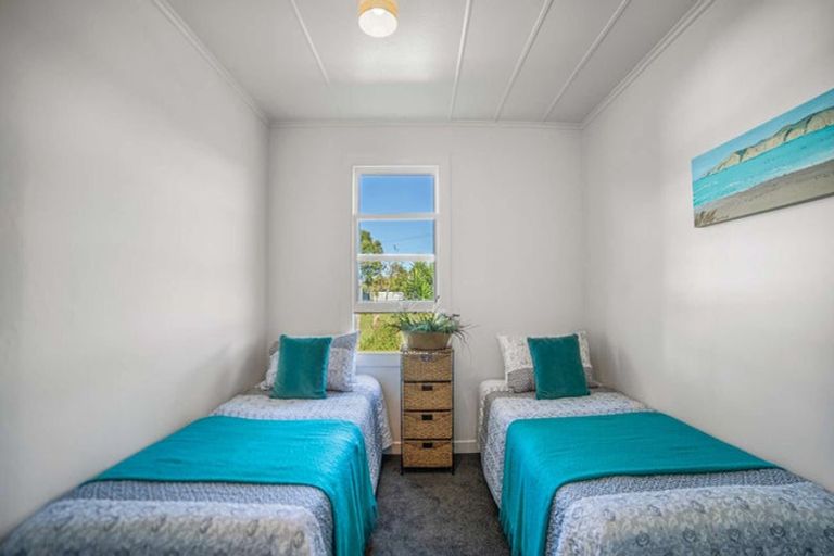 Photo of property in 49 Tauwhareparae Road, Tolaga Bay, 4077