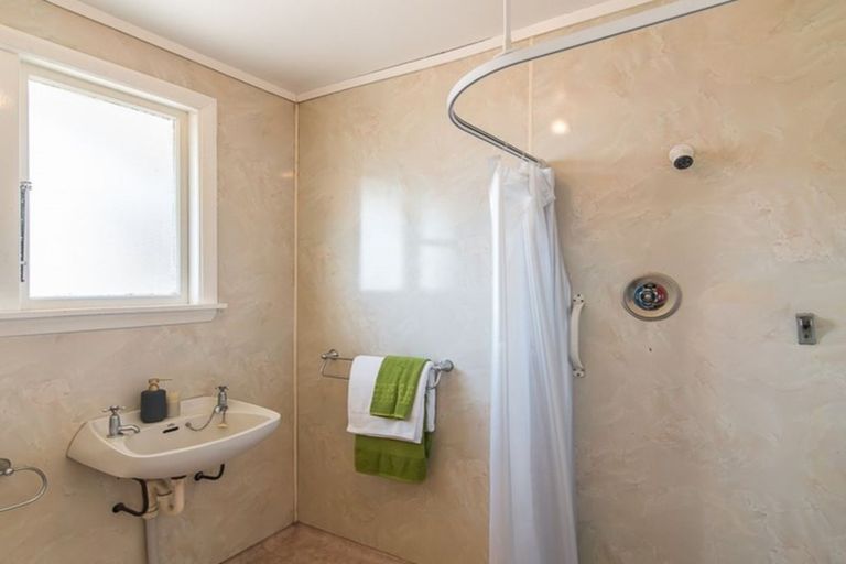 Photo of property in 11 Maire Street, Otaki, 5512