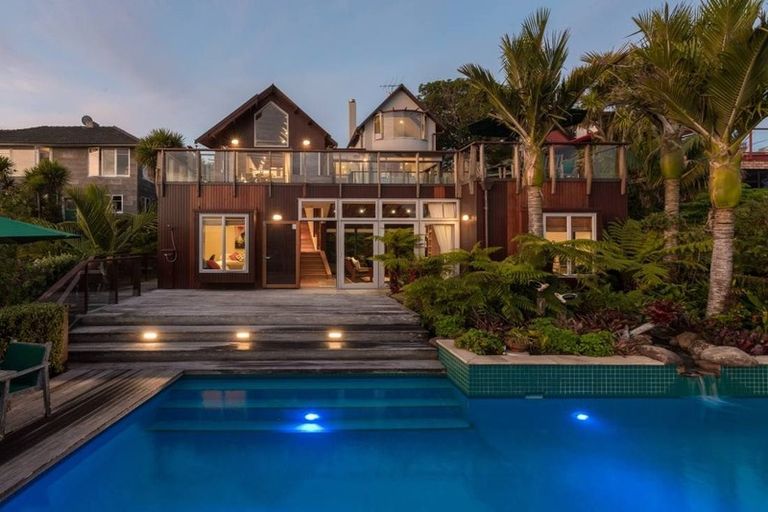 Photo of property in 11 Clifton Road, Browns Bay, Auckland, 0630