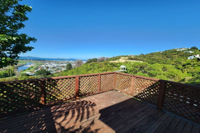 Photo of property in 16 City View Grove, Harbour View, Lower Hutt, 5010
