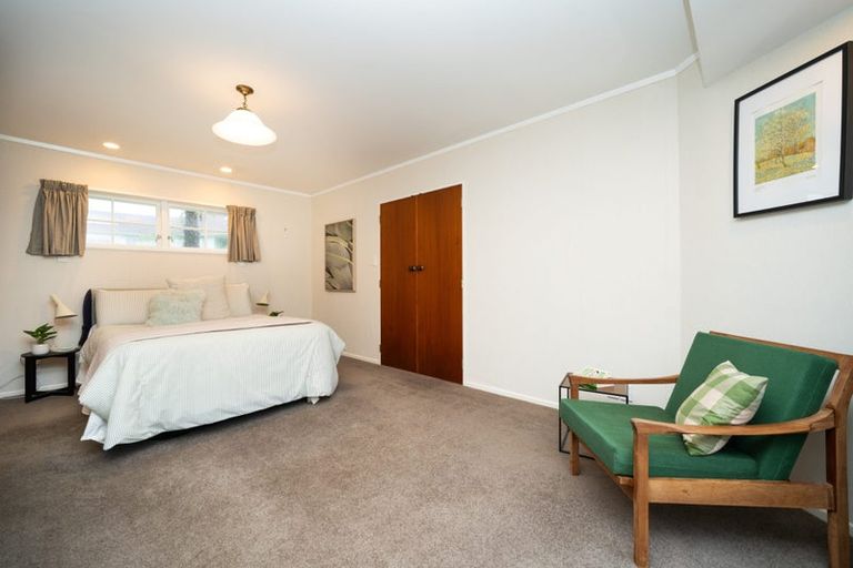 Photo of property in 12 Newnham Court, Tawa, Wellington, 5028