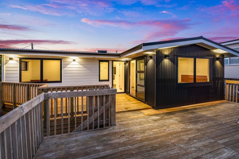 Photo of property in 12 Capitol Road, Matakatia, Whangaparaoa, 0930