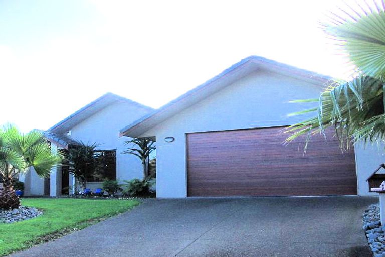 Photo of property in 4 Jade Court, Rosedale, Auckland, 0632