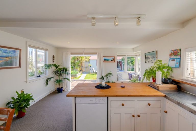Photo of property in 380 Keyes Road, New Brighton, Christchurch, 8083
