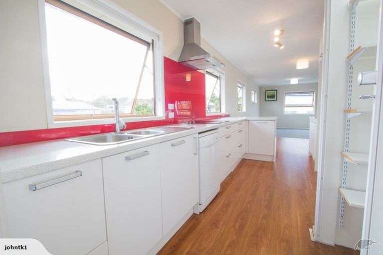 Photo of property in 13a Bay Street, Red Beach, 0932