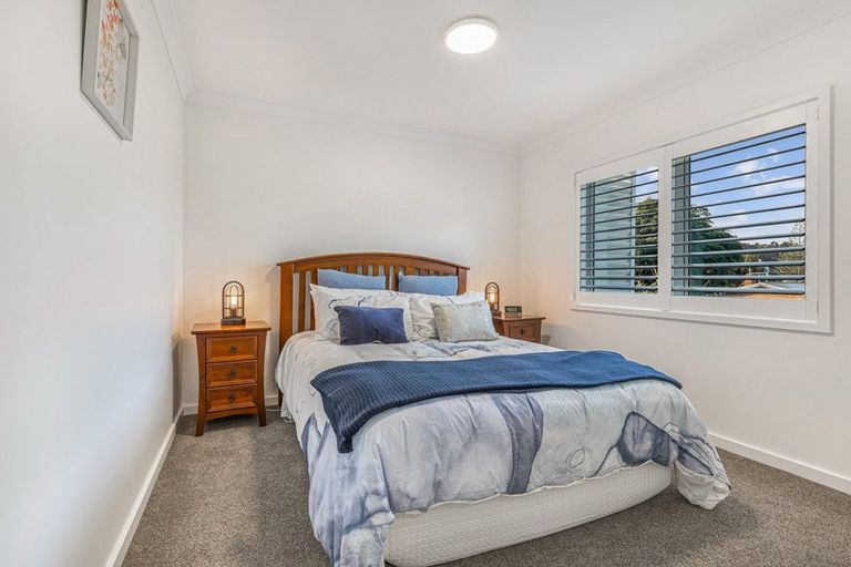 Photo of property in 18 Kensington Drive, Orewa, 0931