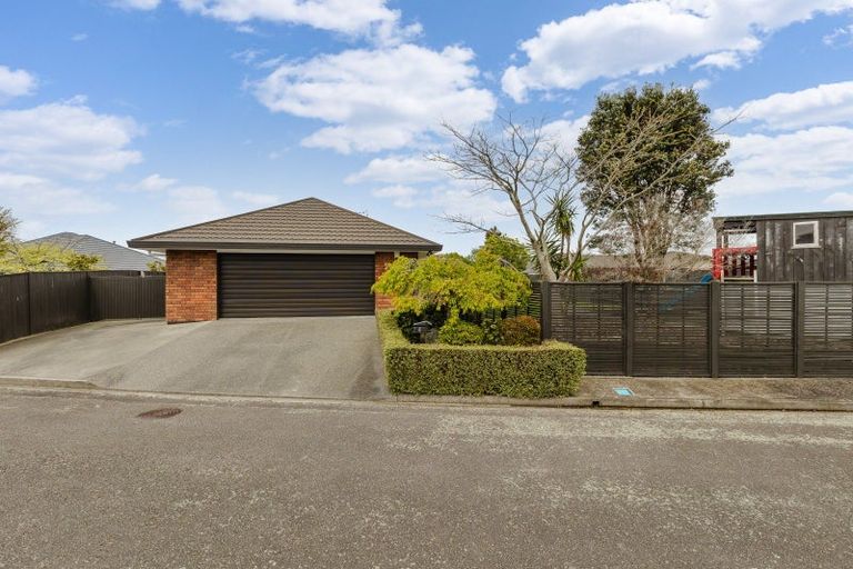 Photo of property in 4 Lourie Way, Fitzherbert, Palmerston North, 4410