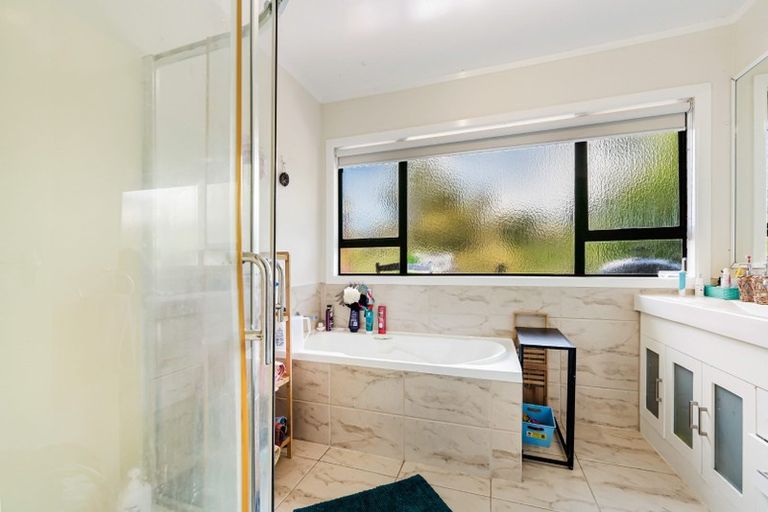 Photo of property in 15 Haseler Crescent, Howick, Auckland, 2014