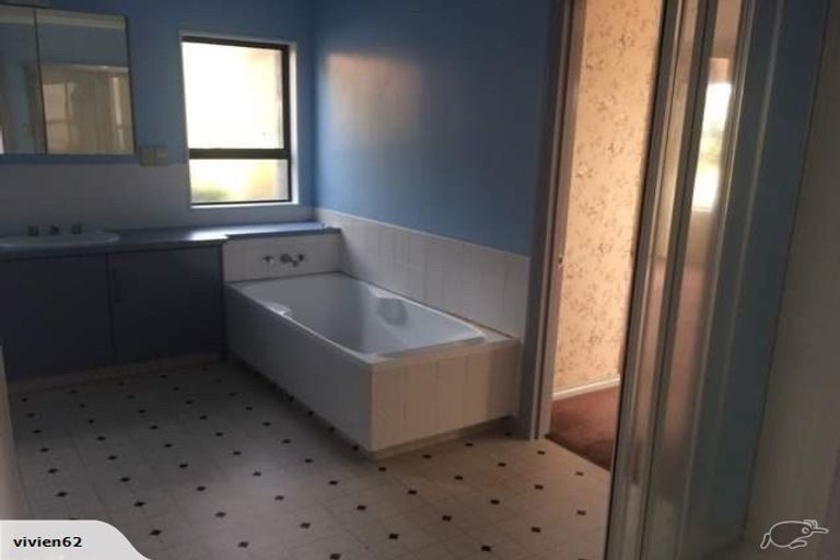 Photo of property in 72 Shepherd Road, Waipahihi, Taupo, 3330