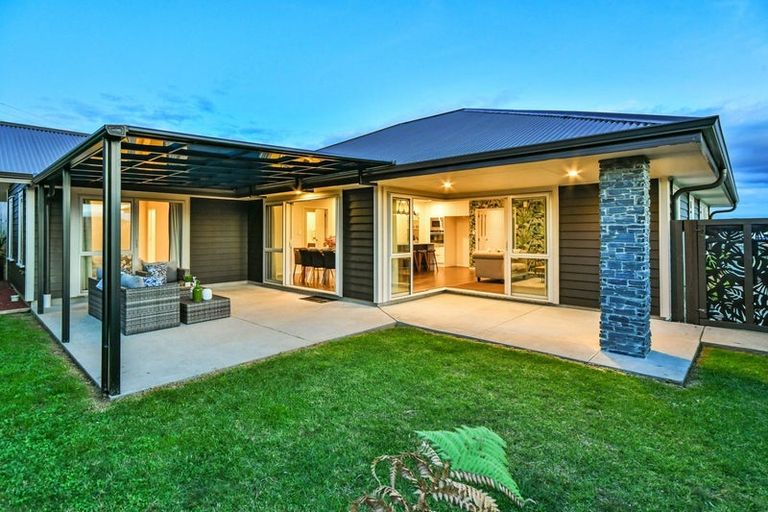 Photo of property in 16 Helenvale Crescent, Pokeno, 2402