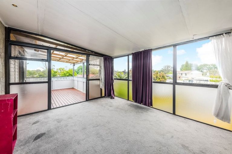 Photo of property in 11 Tomlin Place, Mangere East, Auckland, 2024