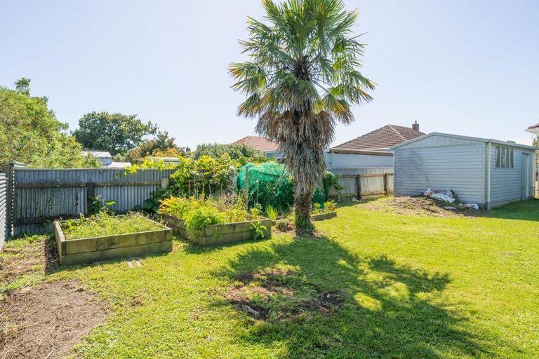 Photo of property in 27 Andrew Avenue, Roslyn, Palmerston North, 4414