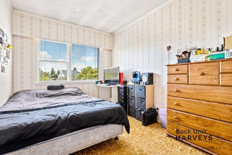 Photo of property in 102 Godley Road, Green Bay, Auckland, 0604