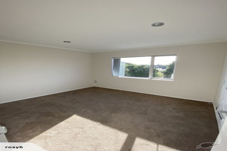 Photo of property in 43 Maylee Crescent, Gulf Harbour, Whangaparaoa, 0930