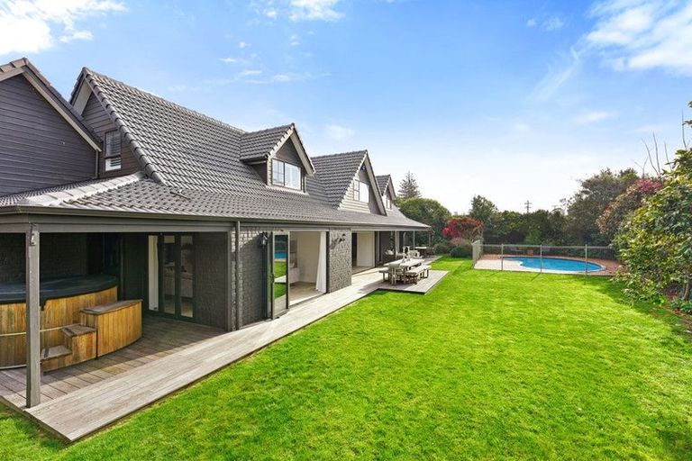 Photo of property in 5 Lavinia Grove, Waikanae Beach, Waikanae, 5036