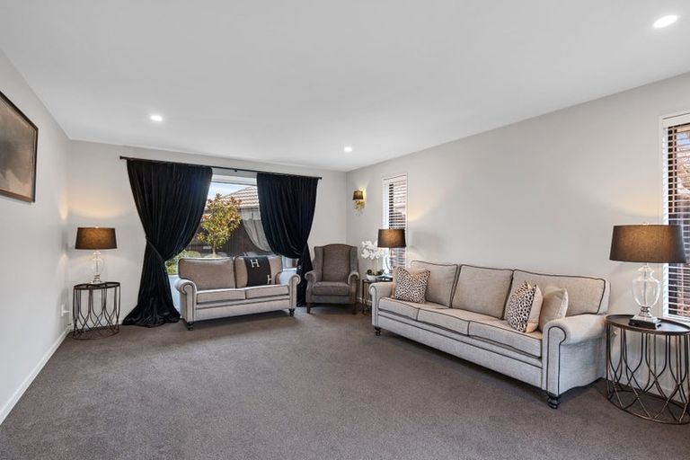 Photo of property in 18 Dunaverty Place, Broomfield, Christchurch, 8042