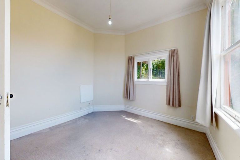 Photo of property in 88 Kelburn Parade, Kelburn, Wellington, 6012