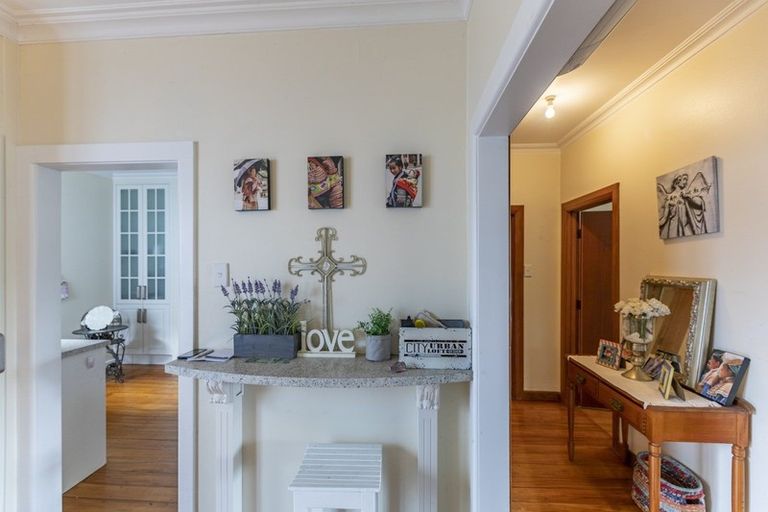 Photo of property in 1 Bowling Road, Greenmeadows, Napier, 4112