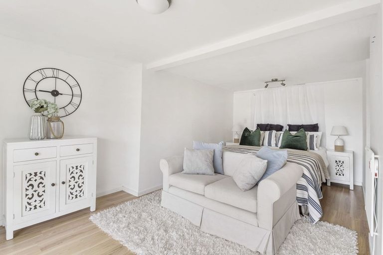 Photo of property in 1/40 Carlisle Road, Browns Bay, Auckland, 0630