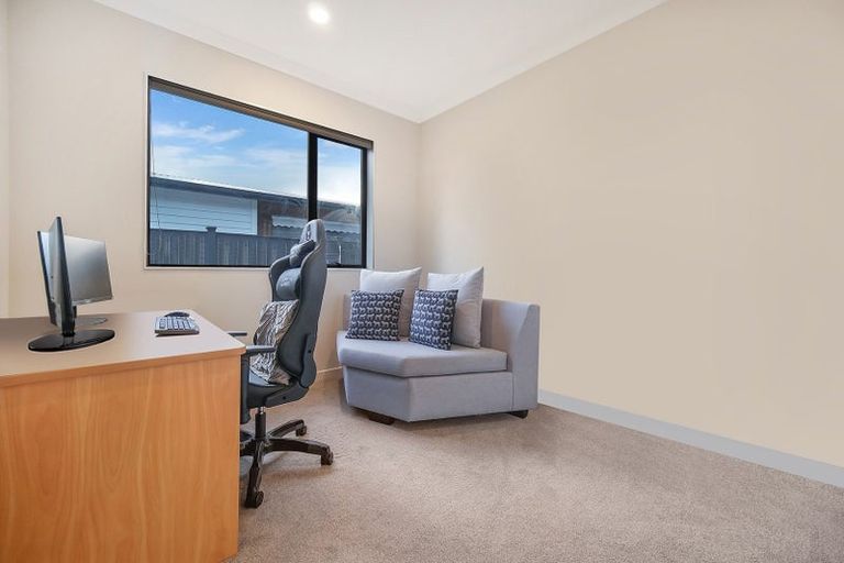 Photo of property in 54 Siren Street, Wainui, 0932