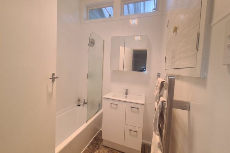 Photo of property in 1122a Paekakariki Hill Road, Paekakariki Hill, Porirua, 5381