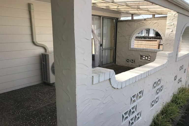 Photo of property in 15 Pixie Place, Pakuranga Heights, Auckland, 2010