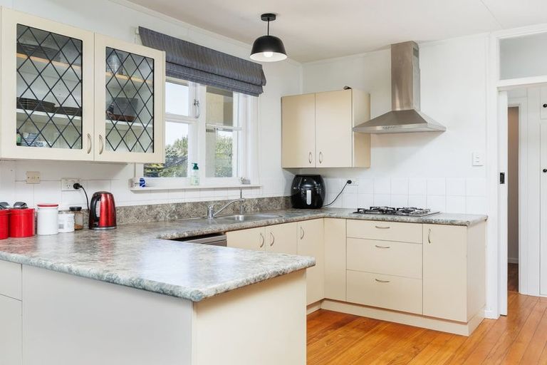 Photo of property in 35 Rhodes Street, Waimate, 7924