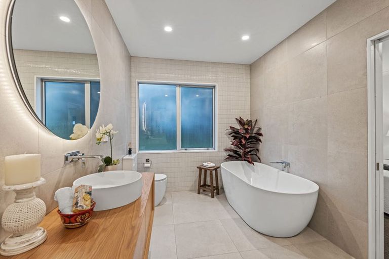 Photo of property in 43 Oakgrove Drive, Rangiora, 7400