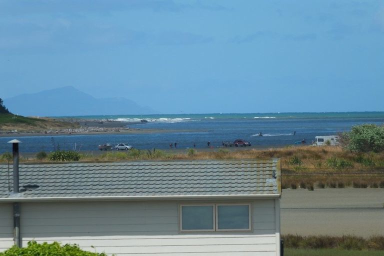 Photo of property in 122 Seabury Avenue, Foxton Beach, Foxton, 4815