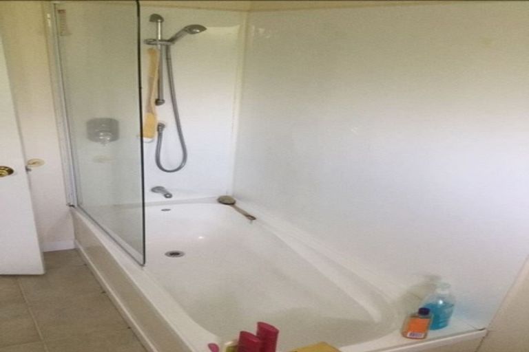 Photo of property in 31a Flanshaw Road, Te Atatu South, Auckland, 0610