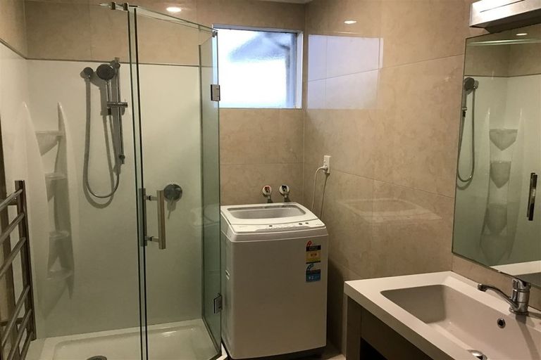 Photo of property in 30 Ellis Avenue, Mount Roskill, Auckland, 1041