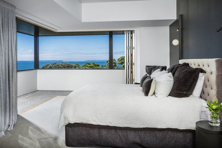 Photo of property in 21 Whitby Crescent, Mairangi Bay, Auckland, 0630