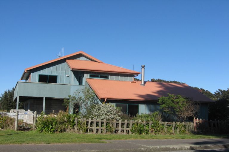 Photo of property in 617 Waitarere Beach Road, Waitarere Beach, Levin, 5510