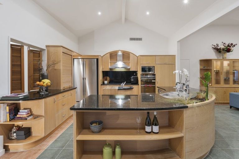 Photo of property in 9 Burgundy Park Avenue, Henderson, Auckland, 0612