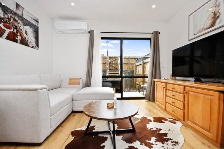 Photo of property in 10 Finstock Way, Rolleston, 7614